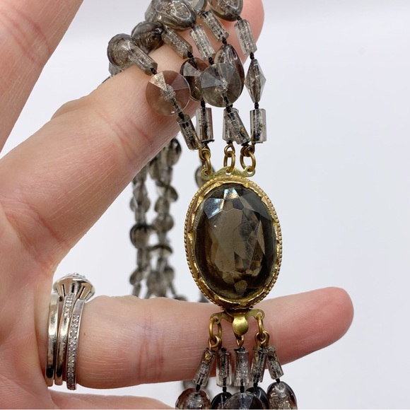 Vintage multistrand lightweight gray plastic bead necklace with decorative clasp - Picture 7 of 12